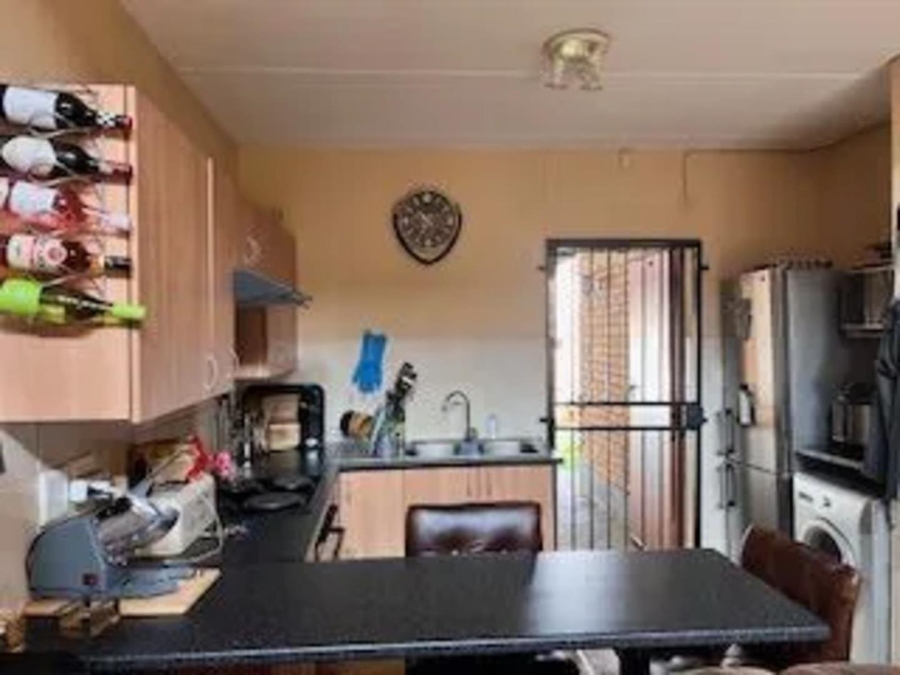 2 Bedroom Property for Sale in Honeypark Gauteng