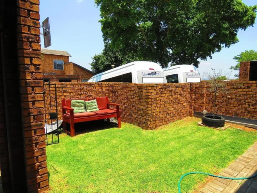 2 Bedroom Property for Sale in Honeypark Gauteng