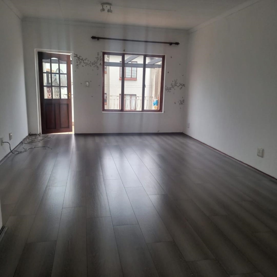 2 Bedroom Property for Sale in Sunninghill Gauteng