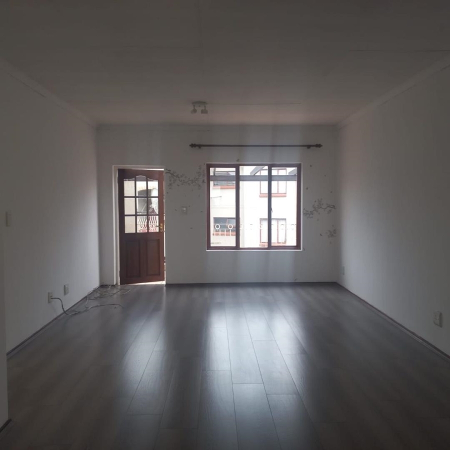 2 Bedroom Property for Sale in Sunninghill Gauteng