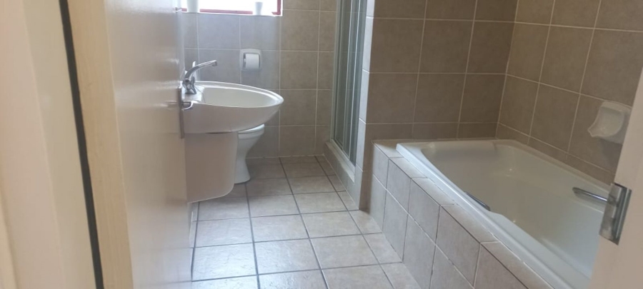 2 Bedroom Property for Sale in Sunninghill Gauteng