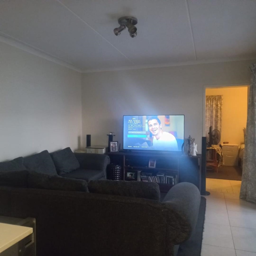 1 Bedroom Property for Sale in Modderfontein Gauteng
