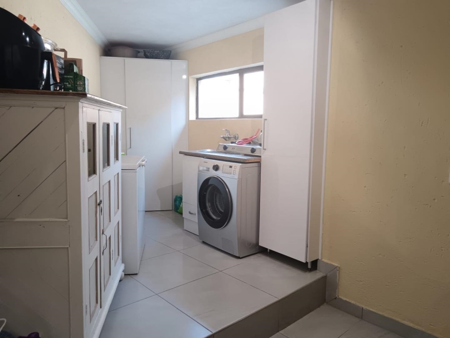 4 Bedroom Property for Sale in Meadowhurst Gauteng
