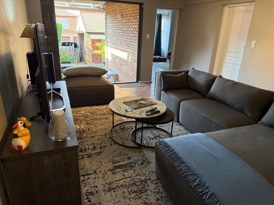 To Let 2 Bedroom Property for Rent in Allens Nek Gauteng