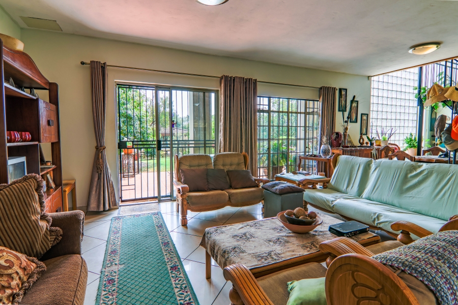 6 Bedroom Property for Sale in Doornkloof Gauteng