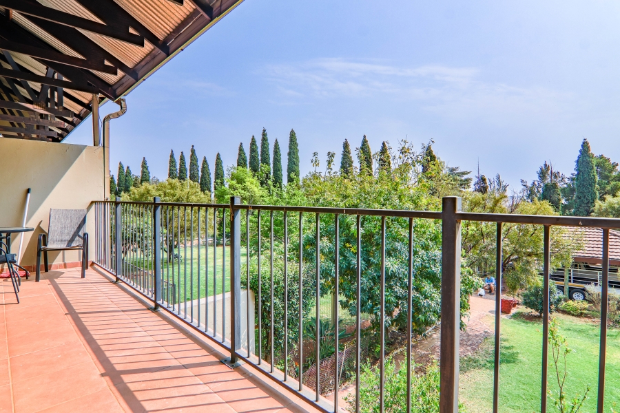 6 Bedroom Property for Sale in Doornkloof Gauteng