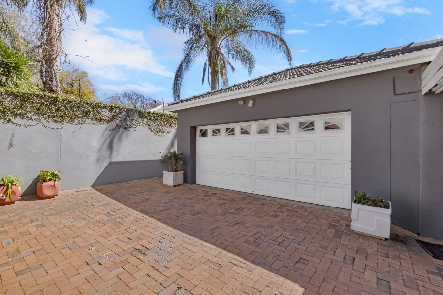 4 Bedroom Property for Sale in Greenside Gauteng