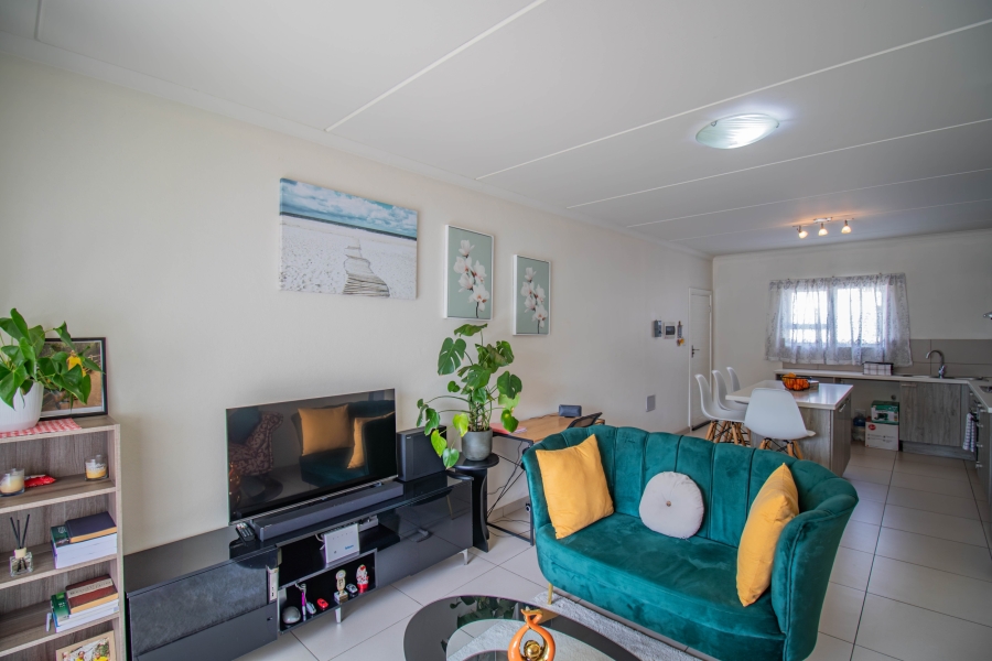 2 Bedroom Property for Sale in Erand Gardens Gauteng