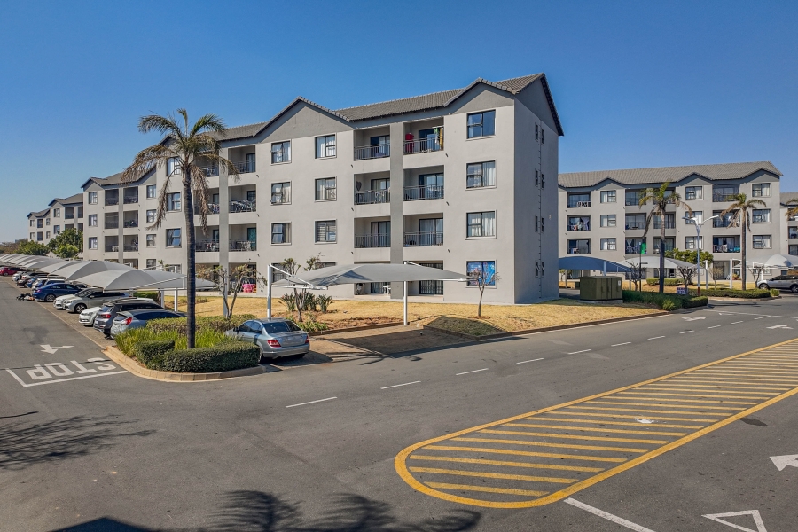 2 Bedroom Property for Sale in Erand Gardens Gauteng