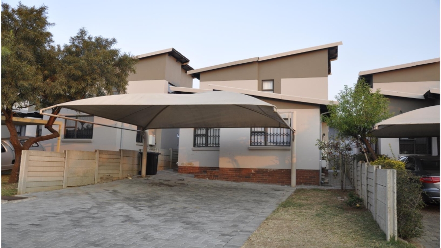 3 Bedroom Property for Sale in Noordwyk Gauteng