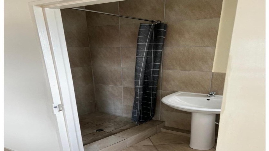 3 Bedroom Property for Sale in Noordwyk Gauteng