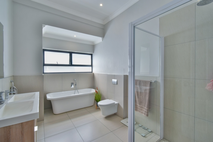 4 Bedroom Property for Sale in Midstream Meadows Gauteng