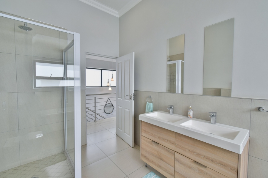 4 Bedroom Property for Sale in Midstream Meadows Gauteng