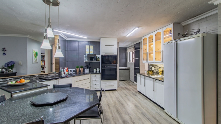 4 Bedroom Property for Sale in Dowerglen Ext 3 Gauteng