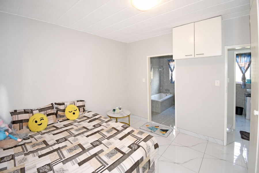 2 Bedroom Property for Sale in Morningside Gauteng