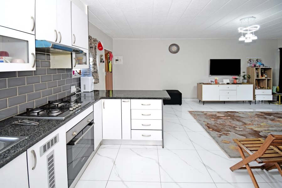 2 Bedroom Property for Sale in Morningside Gauteng