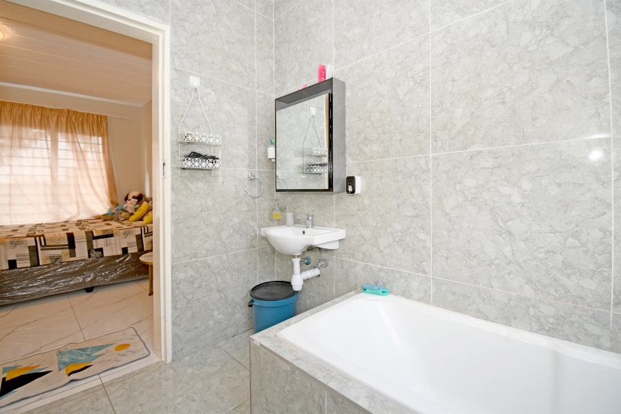 2 Bedroom Property for Sale in Morningside Gauteng