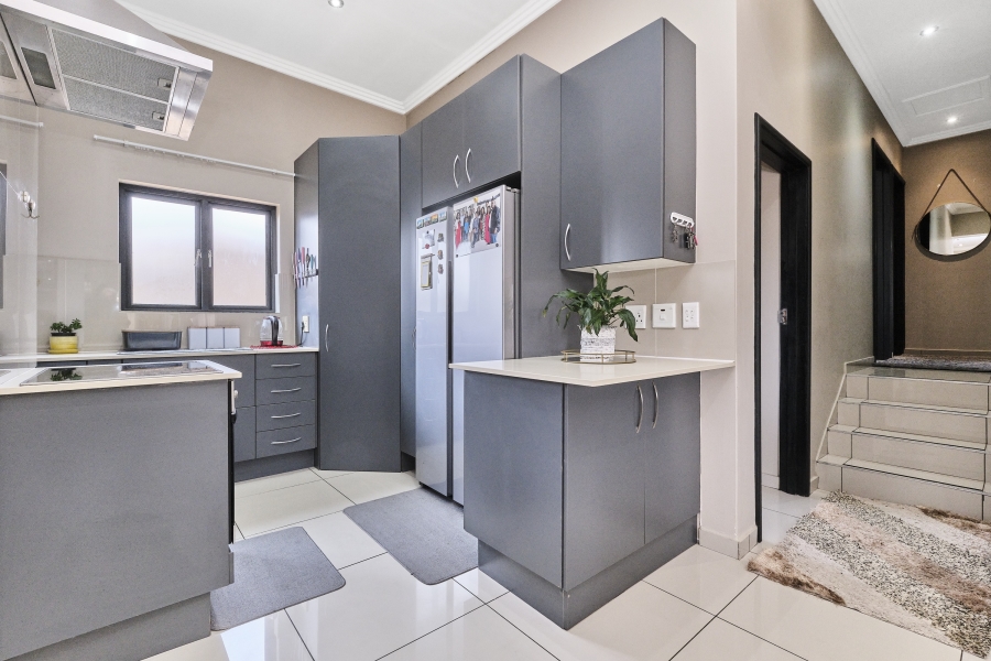 3 Bedroom Property for Sale in Barbeque Downs Gauteng