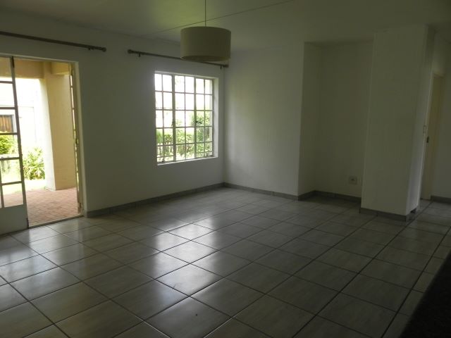 2 Bedroom Property for Sale in Little Falls Gauteng