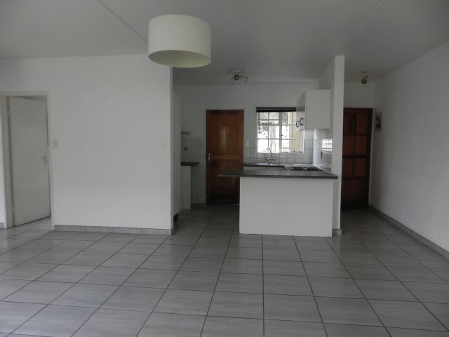 2 Bedroom Property for Sale in Little Falls Gauteng