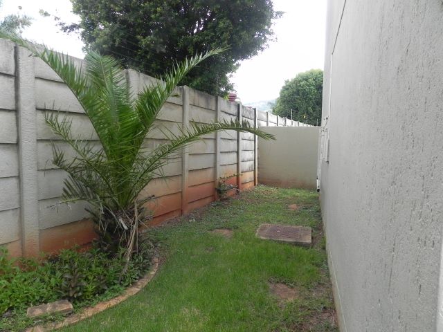 2 Bedroom Property for Sale in Little Falls Gauteng