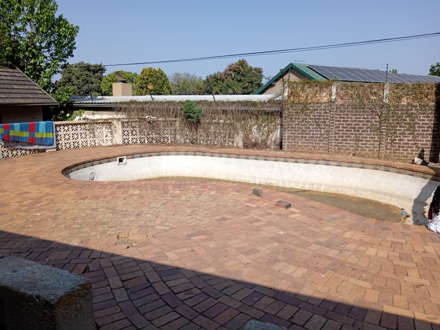 5 Bedroom Property for Sale in Bordeaux Gauteng