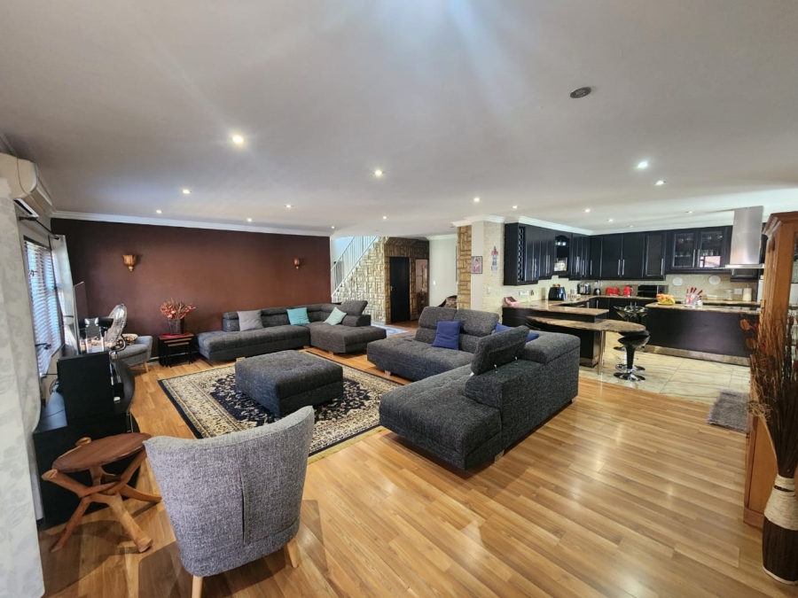 5 Bedroom Property for Sale in Zambezi Country Estate Gauteng