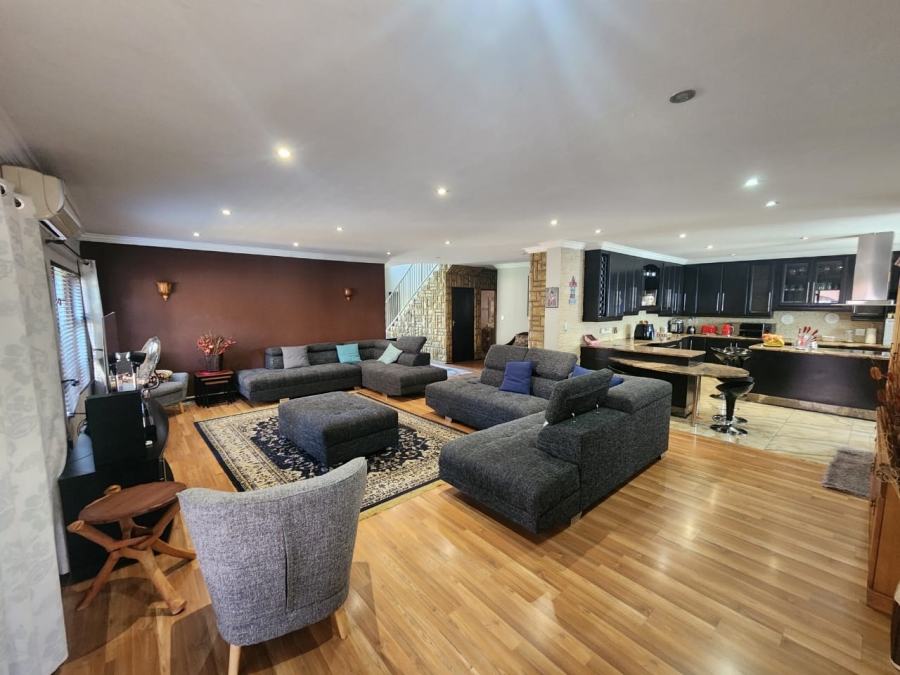 5 Bedroom Property for Sale in Zambezi Country Estate Gauteng