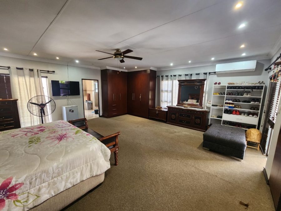 5 Bedroom Property for Sale in Zambezi Country Estate Gauteng
