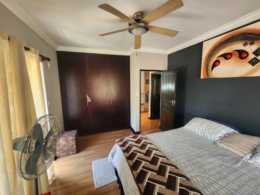 5 Bedroom Property for Sale in Zambezi Country Estate Gauteng