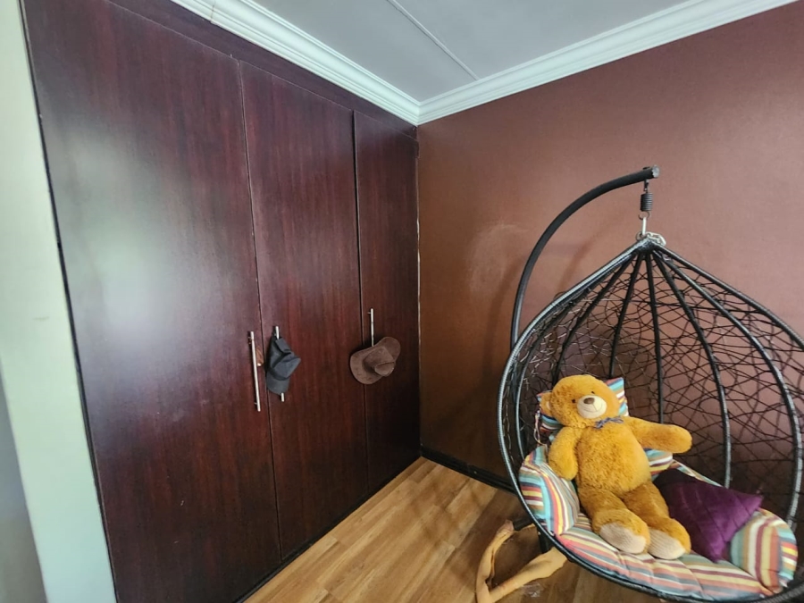 5 Bedroom Property for Sale in Zambezi Country Estate Gauteng