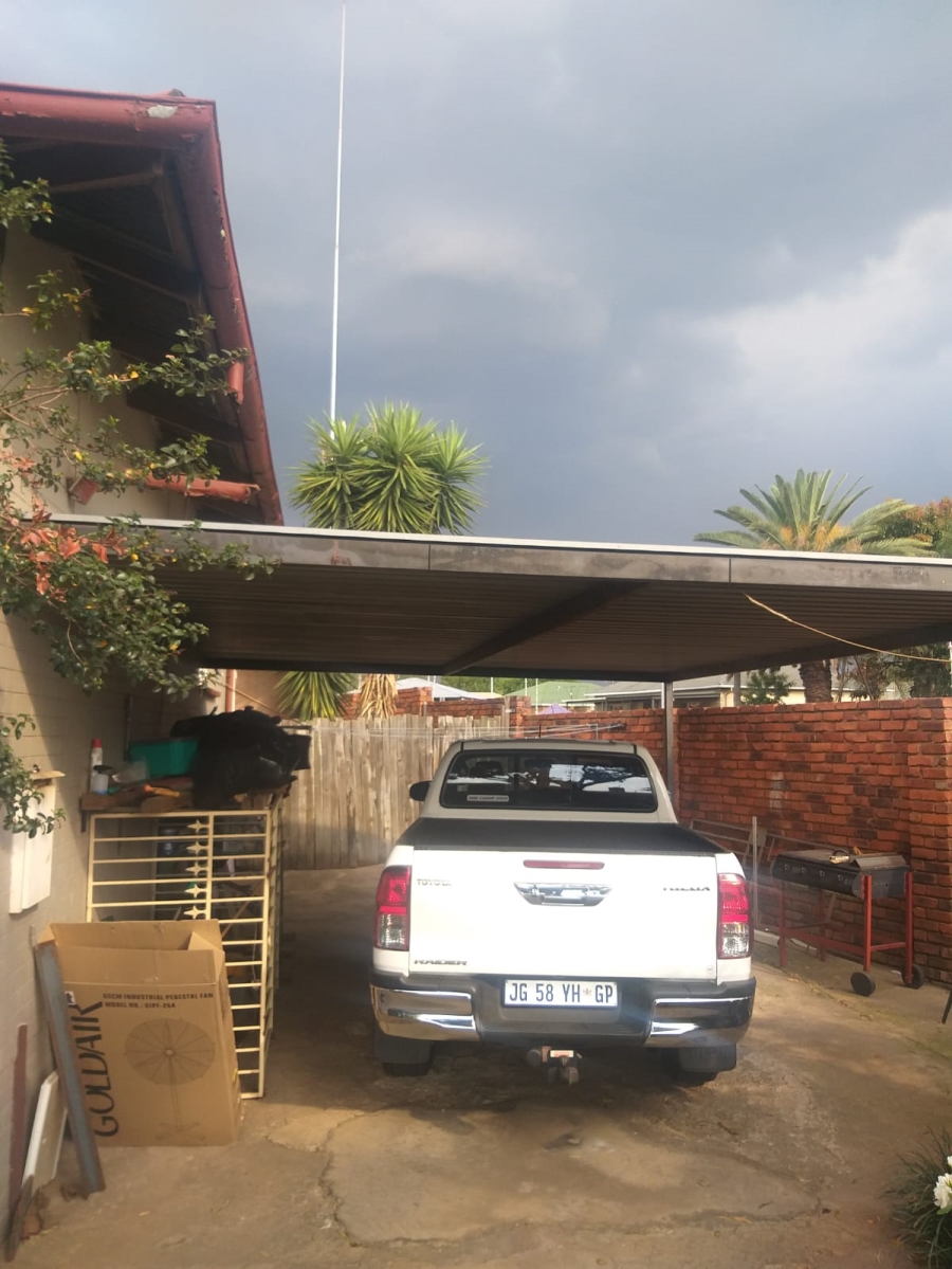 To Let 2 Bedroom Property for Rent in Florentia Gauteng