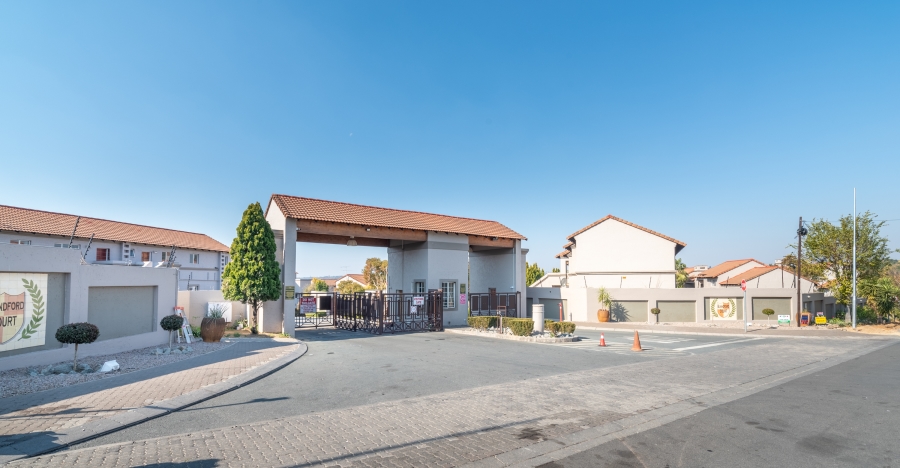 To Let 2 Bedroom Property for Rent in North Riding Gauteng