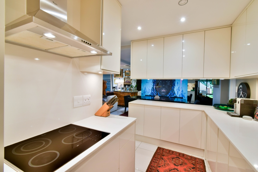 2 Bedroom Property for Sale in Sandhurst Gauteng