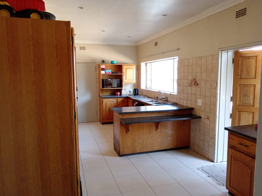 8 Bedroom Property for Sale in Bordeaux Gauteng