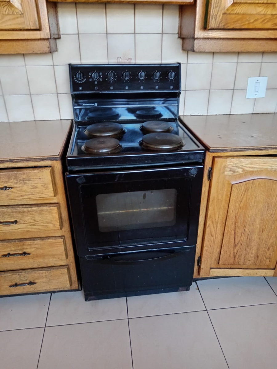 8 Bedroom Property for Sale in Bordeaux Gauteng