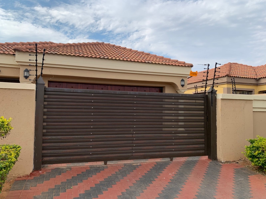 3 Bedroom Property for Sale in The Orchards Gauteng