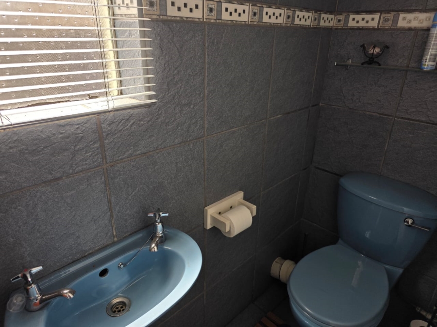 To Let 3 Bedroom Property for Rent in Klippoortje Gauteng