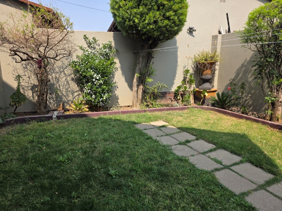 To Let 3 Bedroom Property for Rent in Klippoortje Gauteng