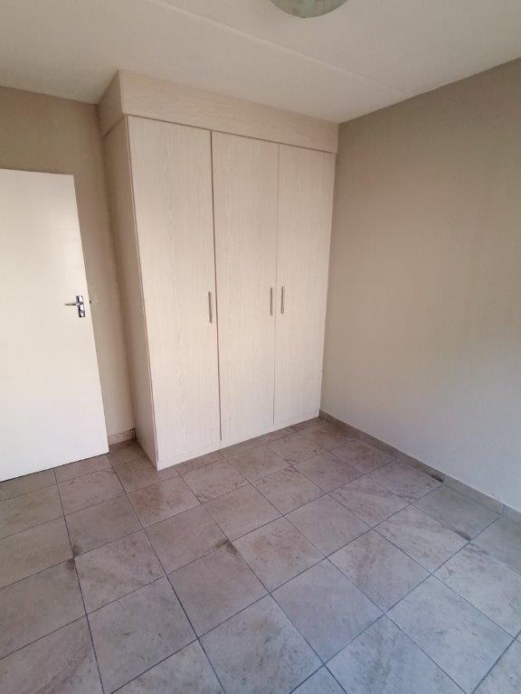 To Let 2 Bedroom Property for Rent in Lakefield Gauteng