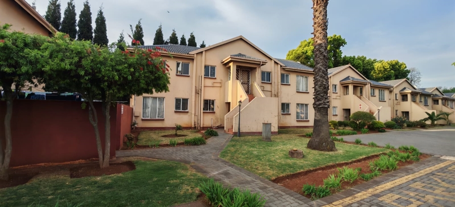 2 Bedroom Property for Sale in Lakefield Gauteng