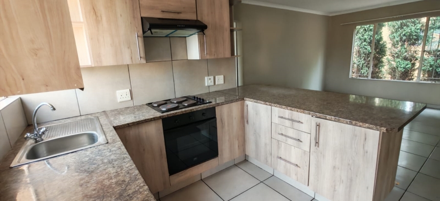 2 Bedroom Property for Sale in Lakefield Gauteng