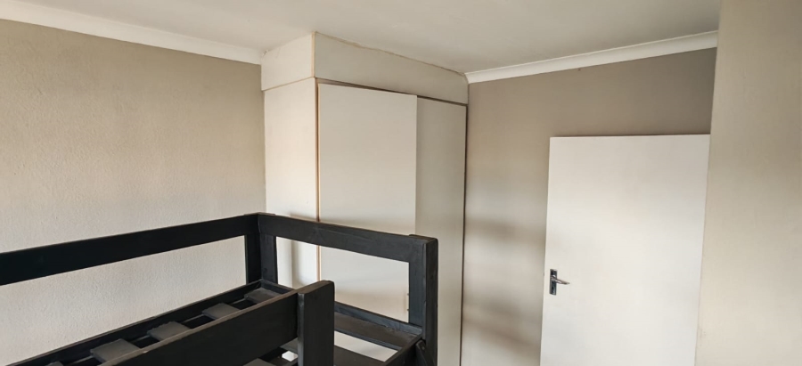 2 Bedroom Property for Sale in Lakefield Gauteng