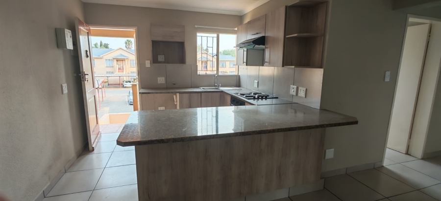 2 Bedroom Property for Sale in Lakefield Gauteng