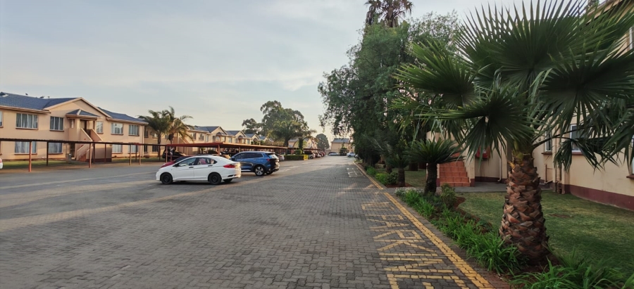 2 Bedroom Property for Sale in Lakefield Gauteng