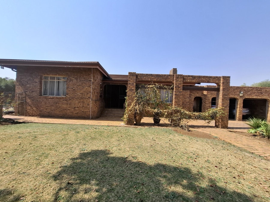 4 Bedroom Property for Sale in Dersley Gauteng
