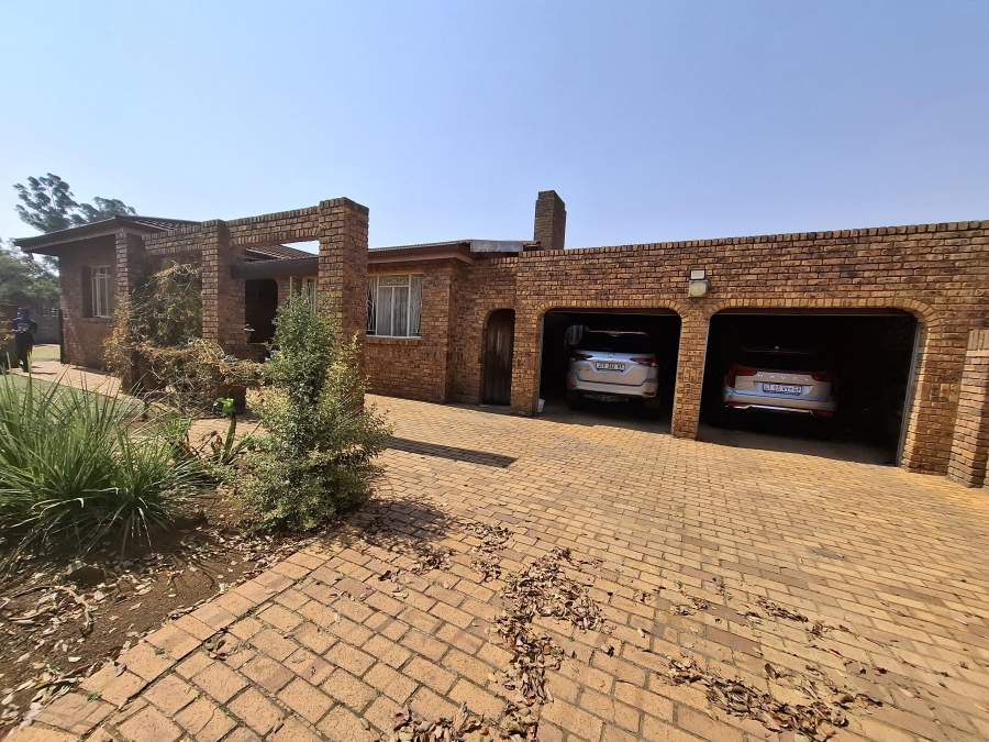 4 Bedroom Property for Sale in Dersley Gauteng