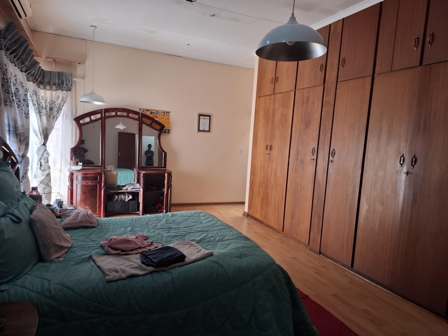 4 Bedroom Property for Sale in Dersley Gauteng