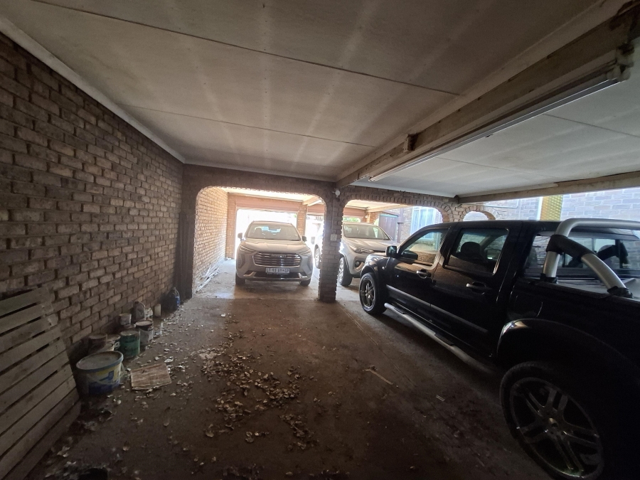 4 Bedroom Property for Sale in Dersley Gauteng