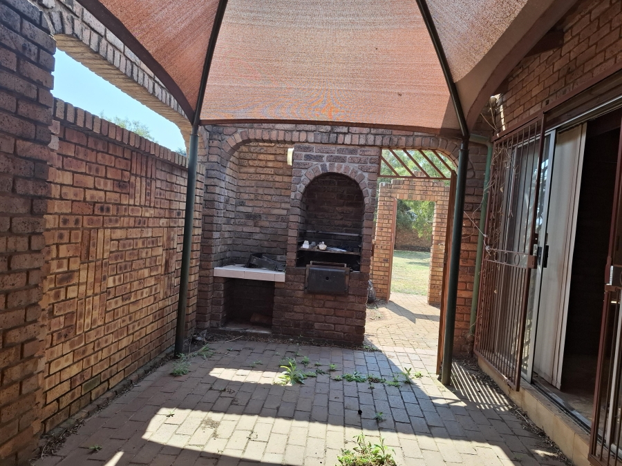 4 Bedroom Property for Sale in Dersley Gauteng
